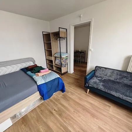 Apartment F1 Equipe Avec Ascenseur, Parking Et Pres Des Transports