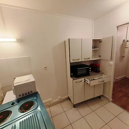 Apartment F1 Equipe Avec Ascenseur, Parking Et Pres Des Transports *