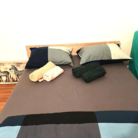 Apartment F1 Equipe Avec Ascenseur, Parking Et Pres Des Transports *